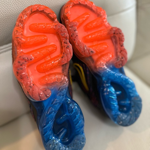 Nike Air VaporMax 2021 Flyknit GS Gradient Black Multi Womens/Boys - Picture 8 of 10